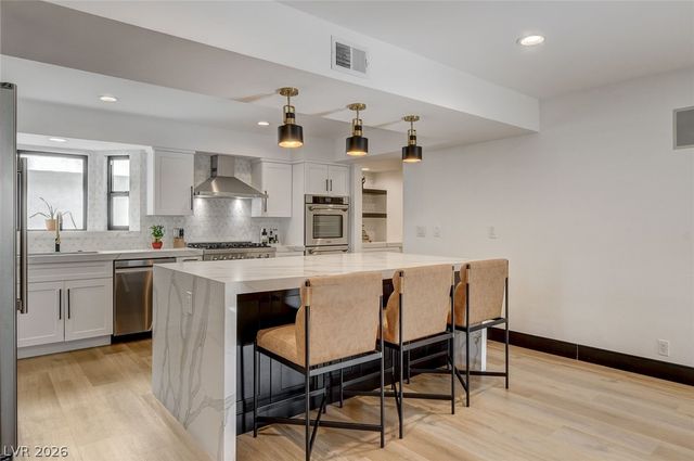 828 Vegas Valley Drive, Las Vegas, NV 89109