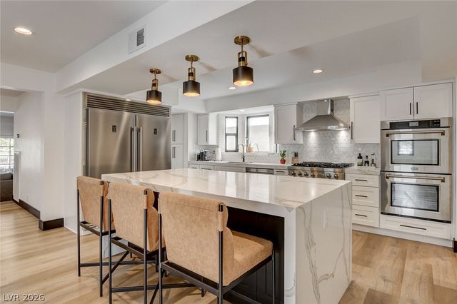 828 Vegas Valley Drive, Las Vegas, NV 89109