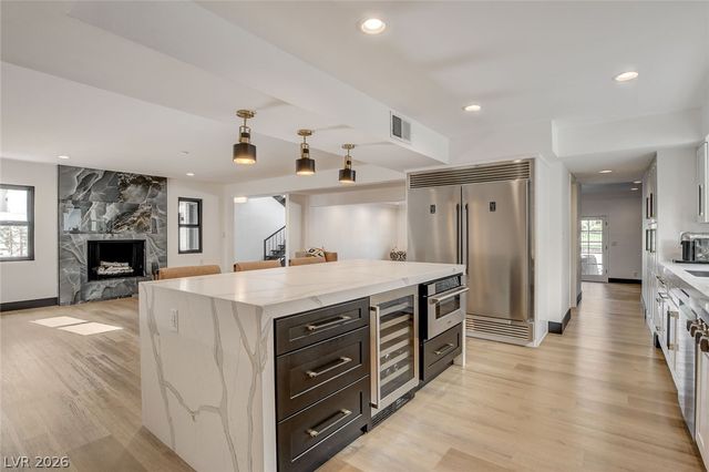 828 Vegas Valley Drive, Las Vegas, NV 89109