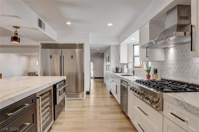 828 Vegas Valley Drive, Las Vegas, NV 89109