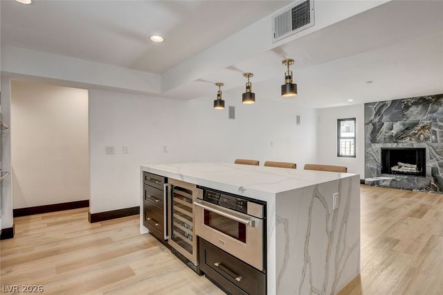 828 Vegas Valley Drive, Las Vegas, NV 89109
