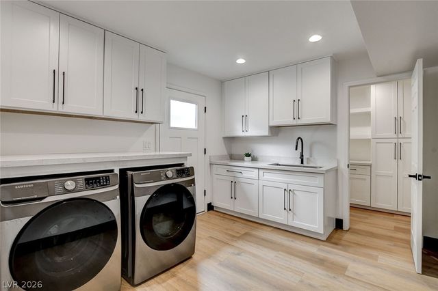 828 Vegas Valley Drive, Las Vegas, NV 89109