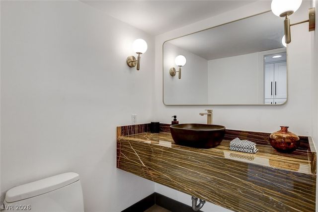 828 Vegas Valley Drive, Las Vegas, NV 89109