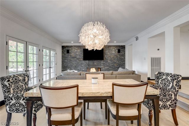 828 Vegas Valley Drive, Las Vegas, NV 89109
