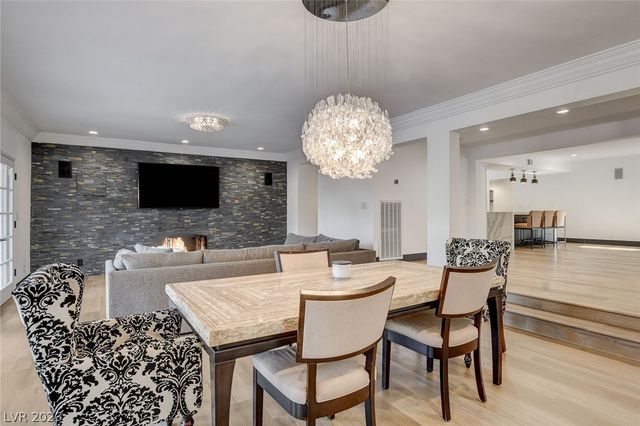 828 Vegas Valley Drive, Las Vegas, NV 89109
