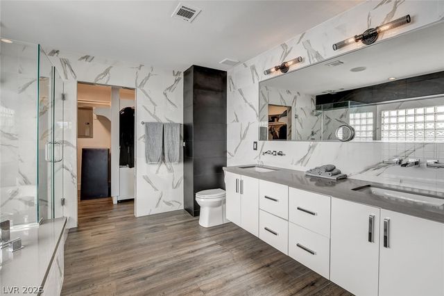 828 Vegas Valley Drive, Las Vegas, NV 89109