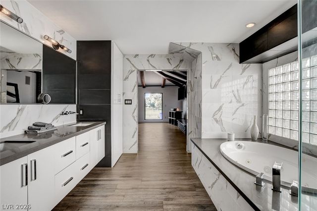 828 Vegas Valley Drive, Las Vegas, NV 89109