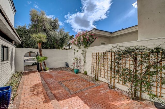 828 Vegas Valley Drive, Las Vegas, NV 89109
