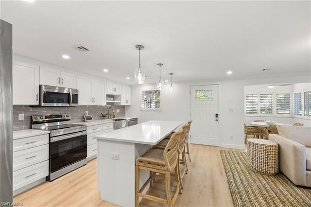 503 Broad AVE S 503, Naples, FL 34102