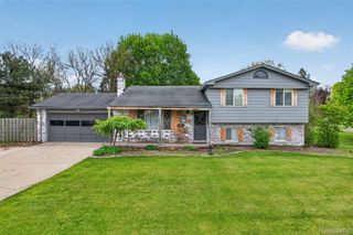 11479 Farmhill Drive, Tyrone Township, MI 48430