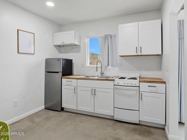 1306 E WILLETTA Street, Phoenix, AZ 85006