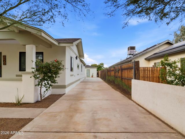 1306 E WILLETTA Street, Phoenix, AZ 85006