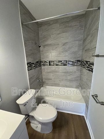 7470 Charlotte Pike Apt 3, Nashville, TN 37209