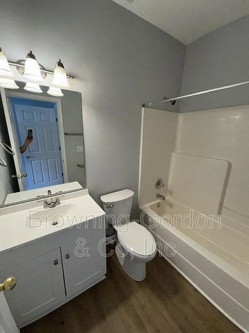7470 Charlotte Pike Apt 3, Nashville, TN 37209