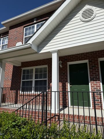 7470 Charlotte Pike Apt 3, Nashville, TN 37209