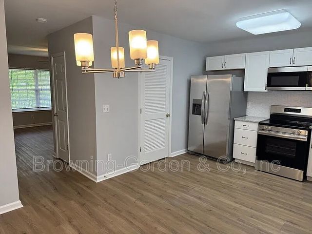 7470 Charlotte Pike Apt 3, Nashville, TN 37209
