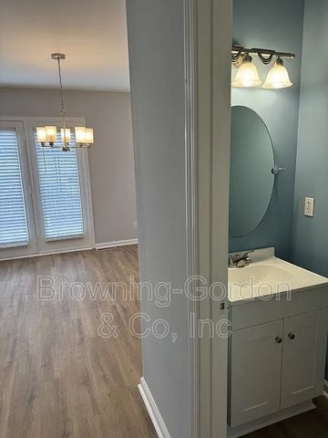 7470 Charlotte Pike Apt 3, Nashville, TN 37209