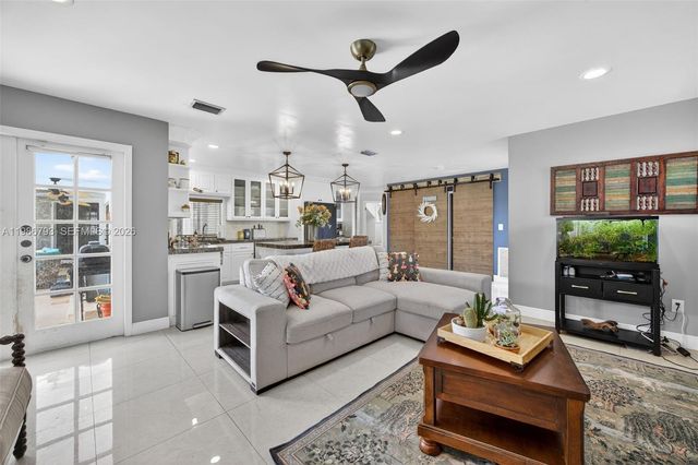 15000 SW 45th Ln, Miami, FL 33185