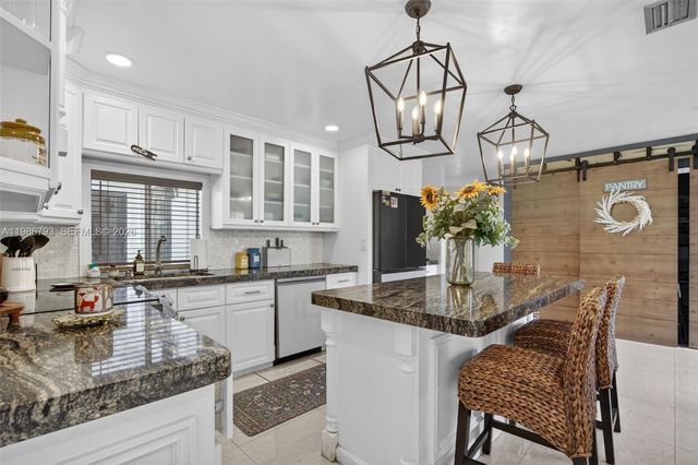 15000 SW 45th Ln, Miami, FL 33185