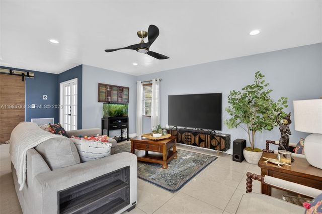 15000 SW 45th Ln, Miami, FL 33185