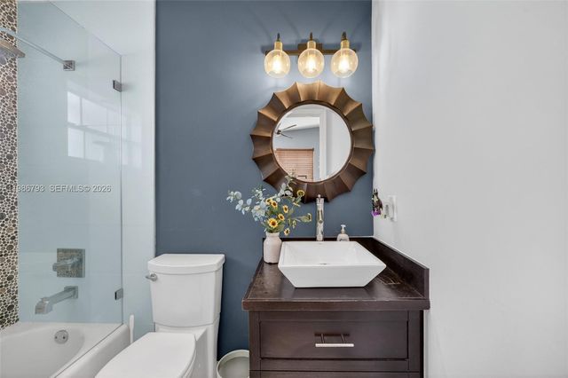 15000 SW 45th Ln, Miami, FL 33185