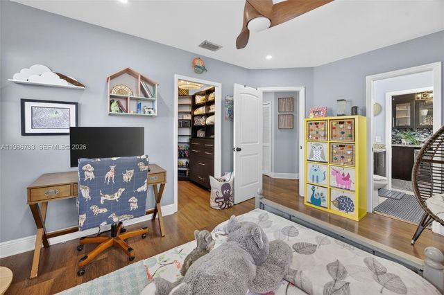 15000 SW 45th Ln, Miami, FL 33185