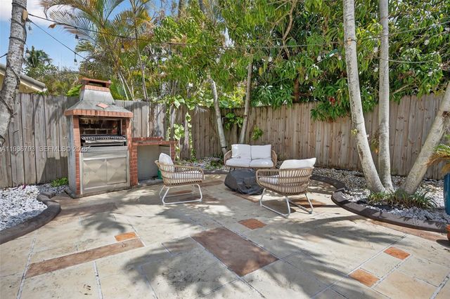 15000 SW 45th Ln, Miami, FL 33185