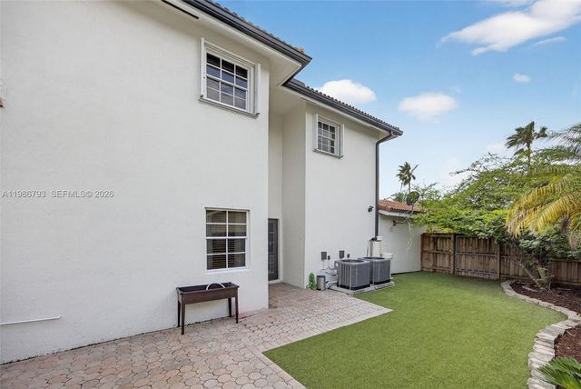 15000 SW 45th Ln, Miami, FL 33185