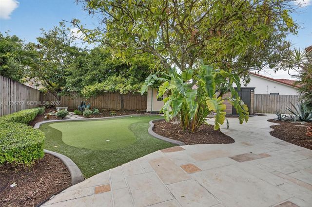 15000 SW 45th Ln, Miami, FL 33185