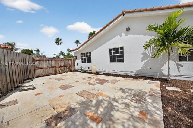 15000 SW 45th Ln, Miami, FL 33185