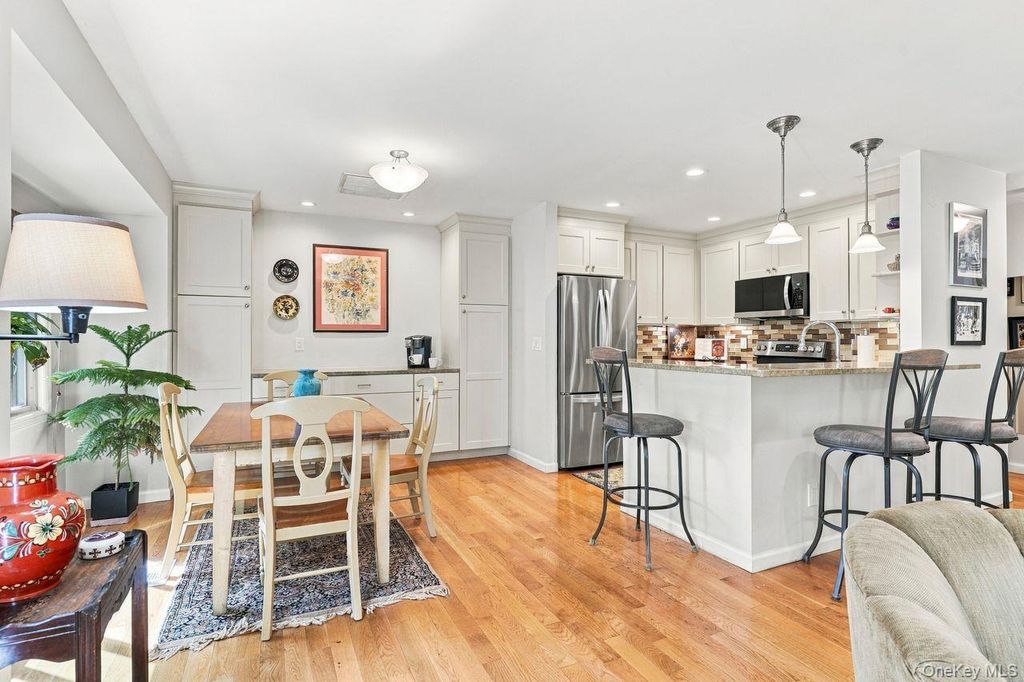 45 Jefferson Oval G, Yorktown Heights, NY 10598 — photo 4