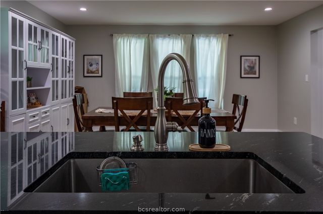 15 Golfclub Drive, Hilltop Lakes, TX 77871