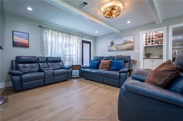15 Golfclub Drive, Hilltop Lakes, TX 77871