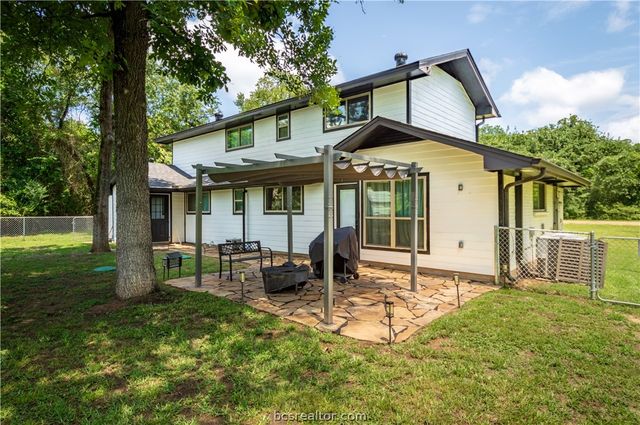 15 Golfclub Drive, Hilltop Lakes, TX 77871