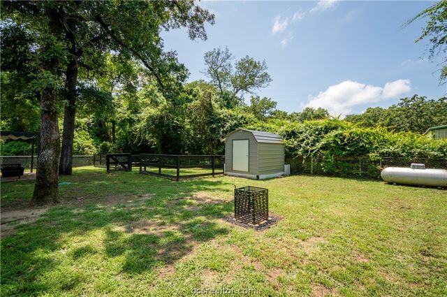 15 Golfclub Drive, Hilltop Lakes, TX 77871