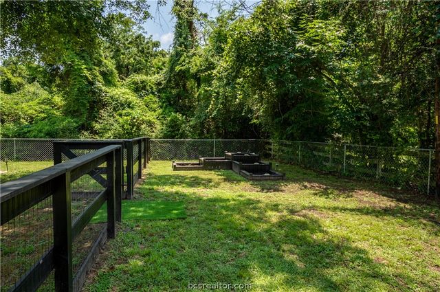 15 Golfclub Drive, Hilltop Lakes, TX 77871