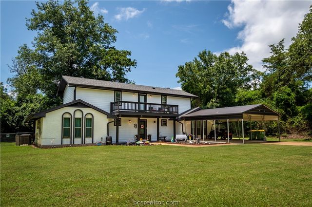 15 Golfclub Drive, Hilltop Lakes, TX 77871