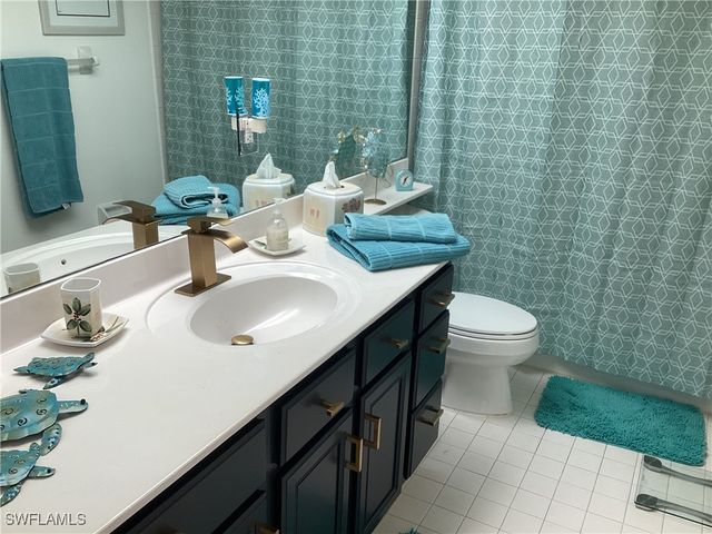 782 Eagle Creek DR 202, Naples, FL 34113