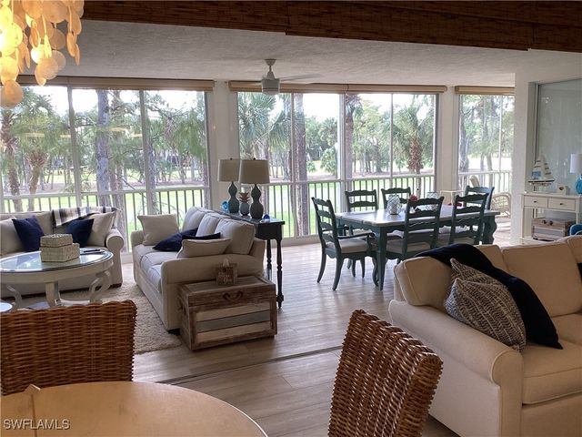 782 Eagle Creek DR 202, Naples, FL 34113