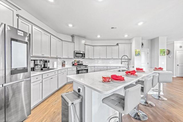 610 Squire Pope Road, Summerville, SC 29486