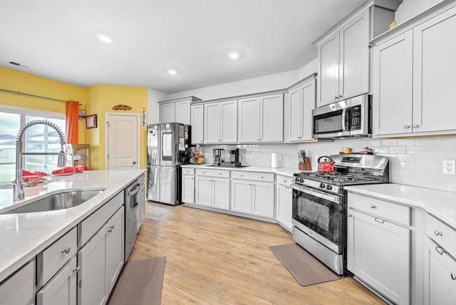 610 Squire Pope Road, Summerville, SC 29486