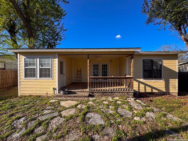 325 Hickman, Boerne, TX 78006