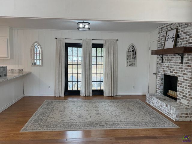 229 W Peter St, Cochran, GA 31014