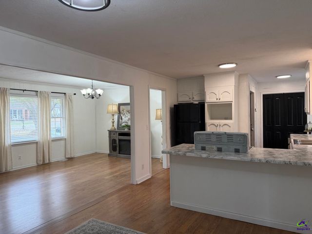 229 W Peter St, Cochran, GA 31014