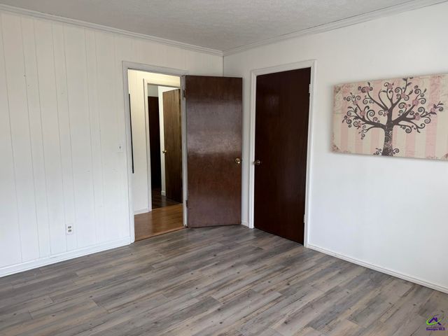 229 W Peter St, Cochran, GA 31014