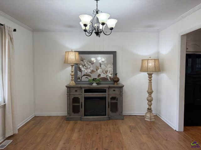 229 W Peter St, Cochran, GA 31014