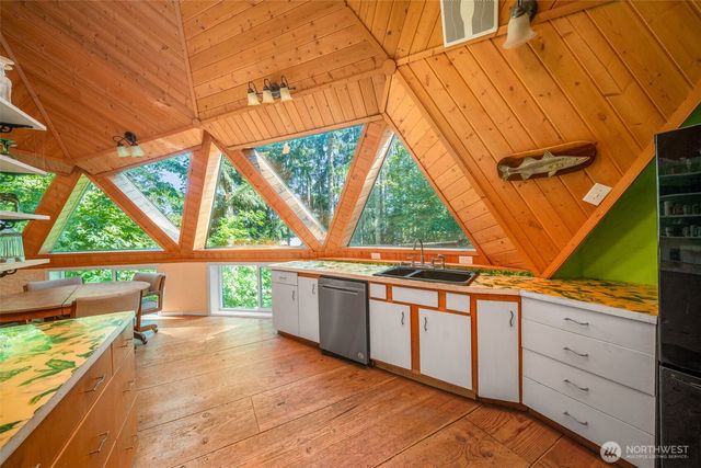 12 SE Oyster Beach Road, Shelton, WA 98584
