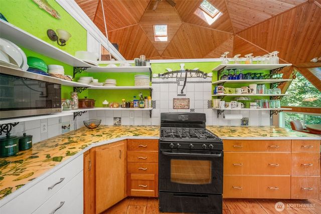 12 SE Oyster Beach Road, Shelton, WA 98584