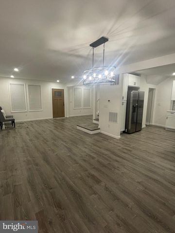 3 N GROVE AVE, National Park, NJ 08063