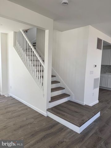 3 N GROVE AVE, National Park, NJ 08063